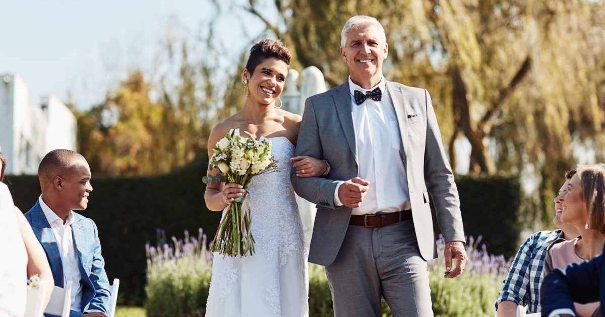 People rally around dad who refuses to walk his daughter down the aisle for good reason