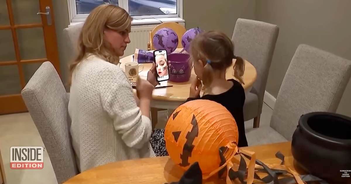 6-year-old deaf girl wanted to go trick-or-treating for the first time — so the whole neighborhood learned sign language