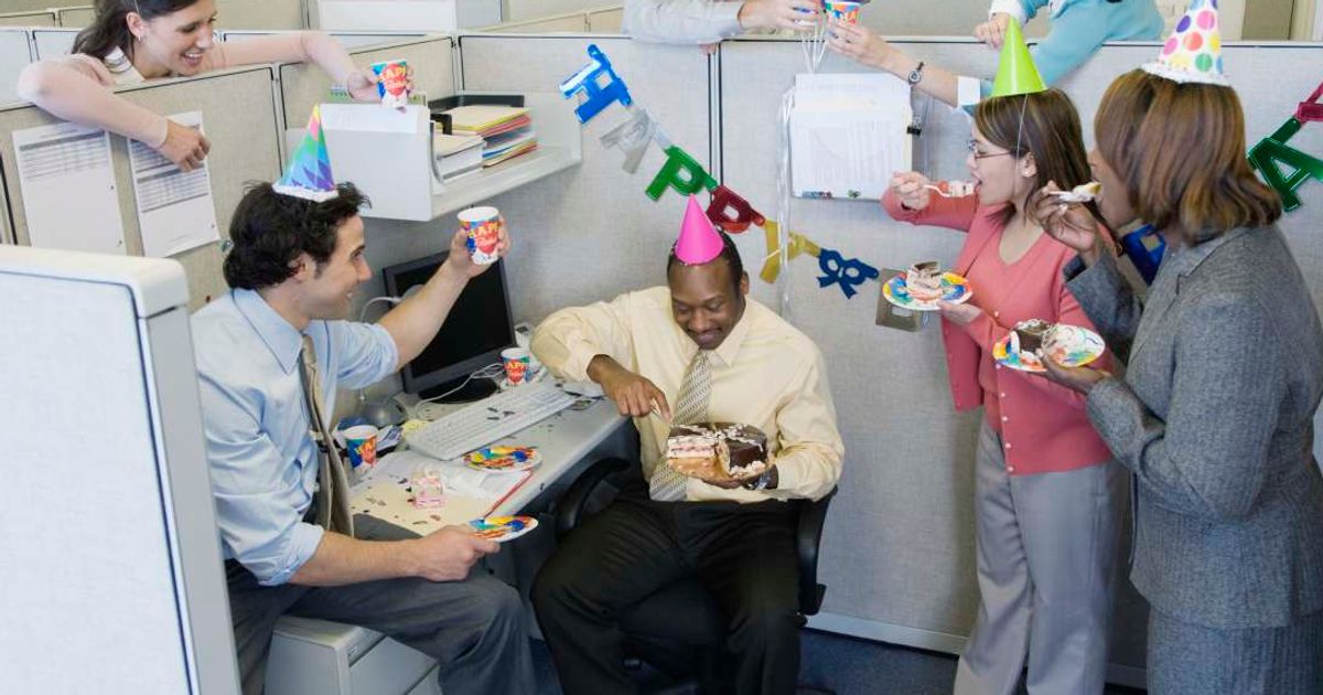 Gen Z can’t believe what office culture was like in the 80s–90s after millennials spill details