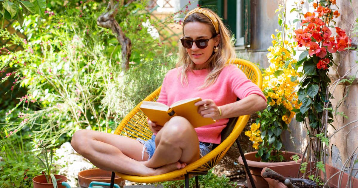 Illustrator beautifully captures the joy of being a single woman and there's nothing quite like it