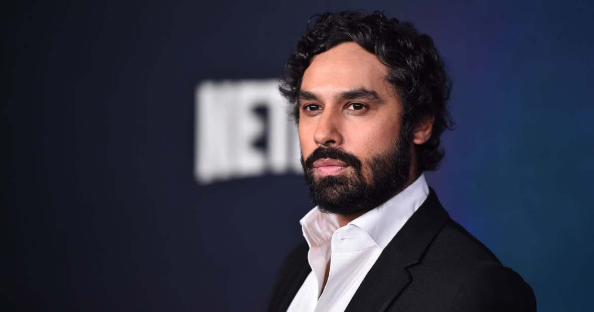 Big Bang Theory star Kunal Nayyar secretly browses GoFundMe at night — quietly helping strangers like a masked vigilante