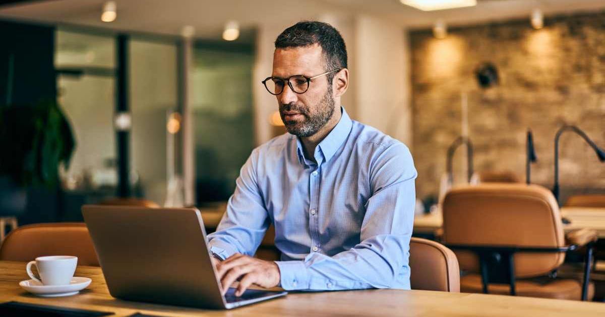 Employee let go for taking 10 minutes to reply to emails — so he turned the tables on the company