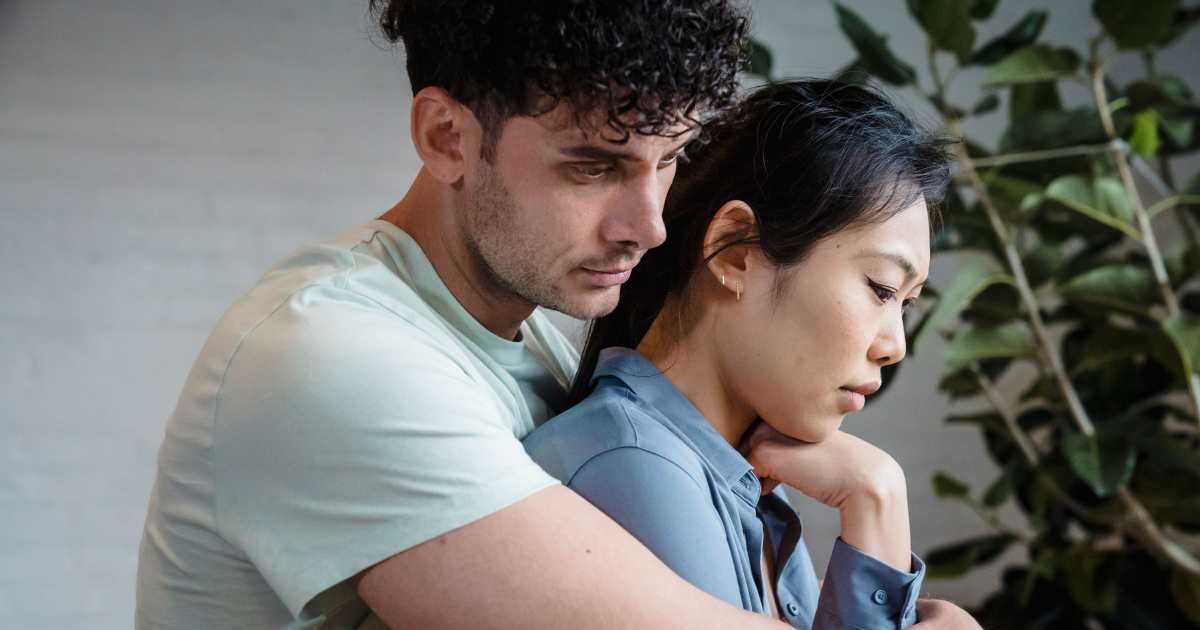 Man grew suspicious when his girlfriend refused to let him enter one room in their home — when he finally learned why, he hugged her and cried