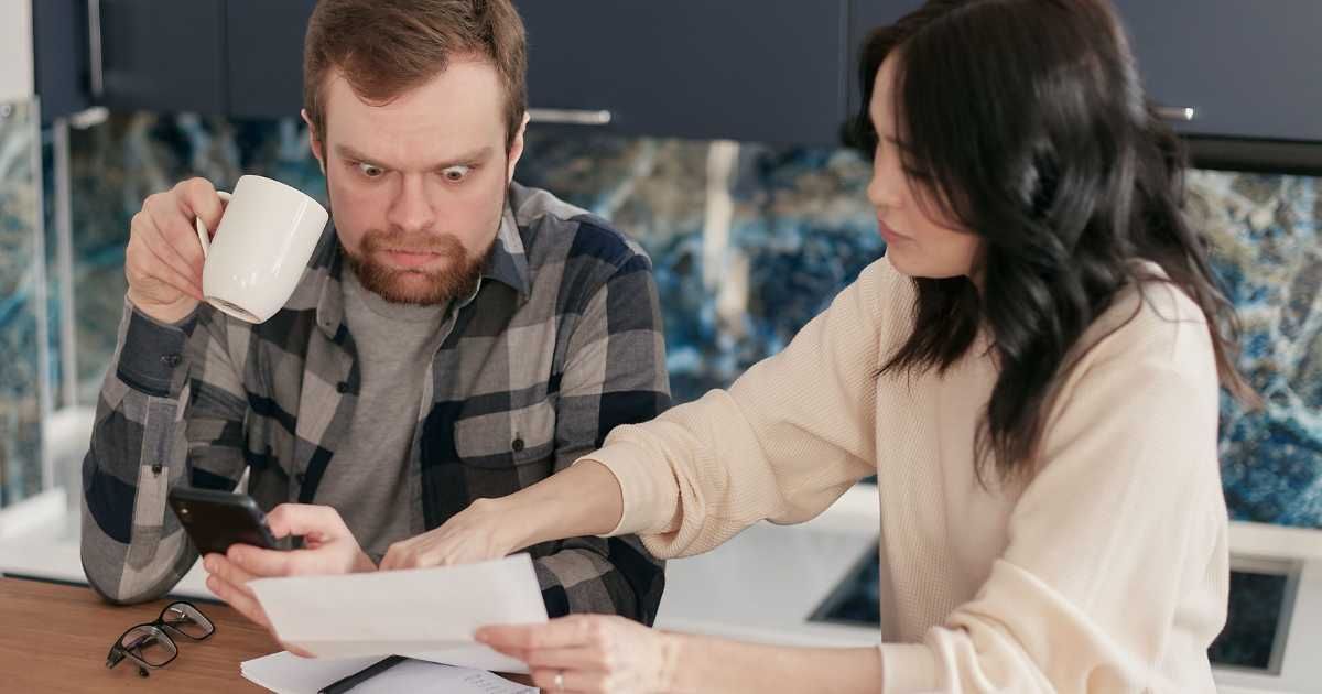 Fiancée controlled every dollar he earned while she hid money in secret accounts — when he checked their bank statement, he called off the wedding