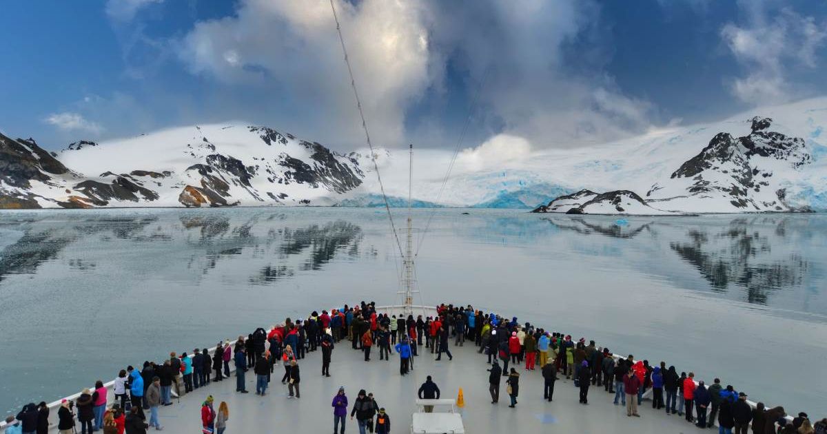 In Antarctica, scientists can 'choose' what time it is