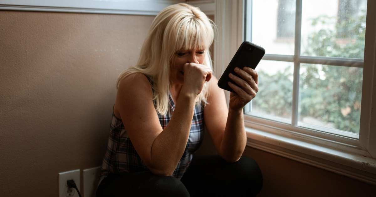 Stranger called her a 'gold digger' and claimed she faked childhood abuse in the comments — one detail revealed who it really was, and it crushed her