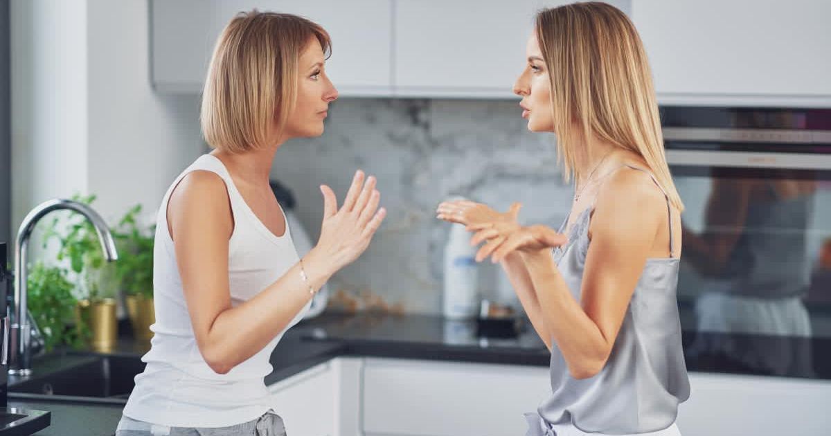Bride demands sister show her phone to prove she wasn't having an affair with her fiancé — then reveals why she doesn't want to check his phone