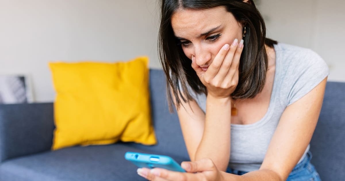 Woman borrowed boyfriend's laptop and accidentally found his private messages — when she read the nicknames he had for her, her heart dropped