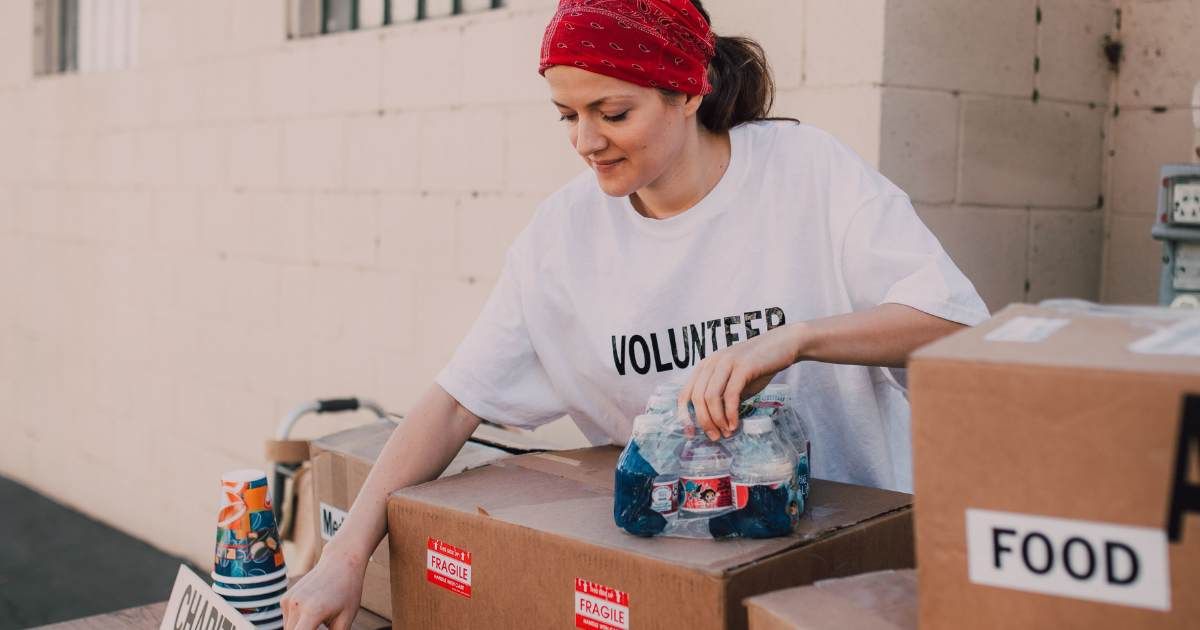 Woman who grew up on food stamps is now leaving 'shame-free' pantries out in the open