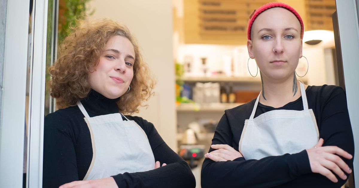 Customer complained barista was 'rude and joyless' for not smiling during rush hour. Her boss' response had the barista smirking internally