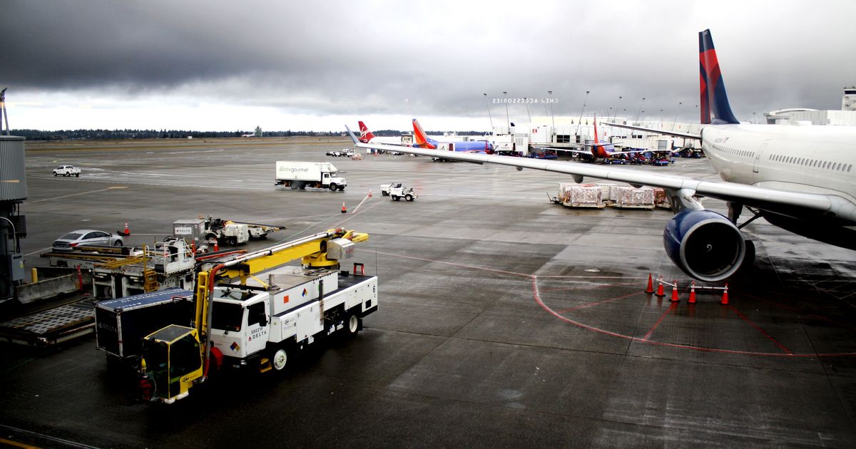Delta crew suspected passenger was smoking mid-flight in the lavatory at 32,000 feet. The real cause had pilots make an emergency U-turn