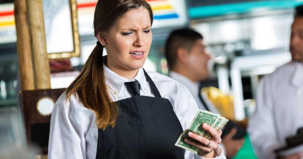 Restaurant regulars left their waitress a $120 birthday tip and assured her it was correct. Then they came back accusing her of stealing it
