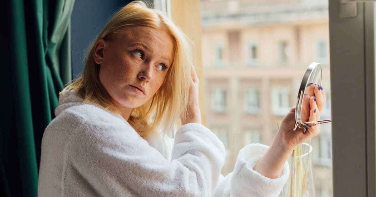 Single mom saved for 6 years to get a perm, but the salon fried her hair and refused to take blame. Then its Google alerts caught the owner's eye