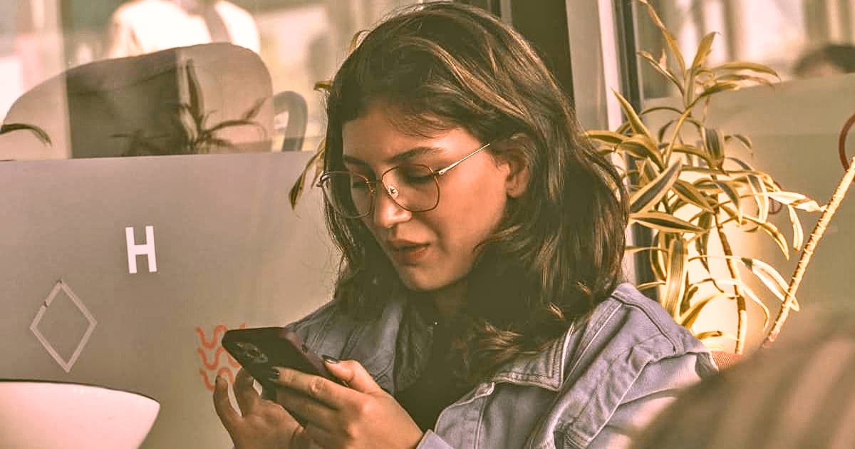 Woman dismissed cheating rumors after her boyfriend 'confronted' his ex over text — then learned who had been waiting outside his house that night