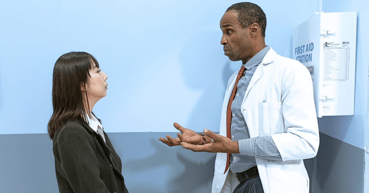 Admin asked off-duty doctor to drive 1 hour for her friend’s ‘free checkup.’ Her guilt-trip emoji only reminded him she’d denied his pay before