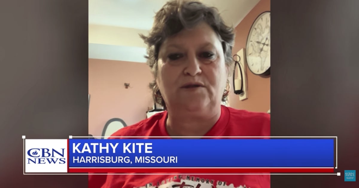 This grandma makes free breakfast every morning for the whole town. Now the government wants to stop her