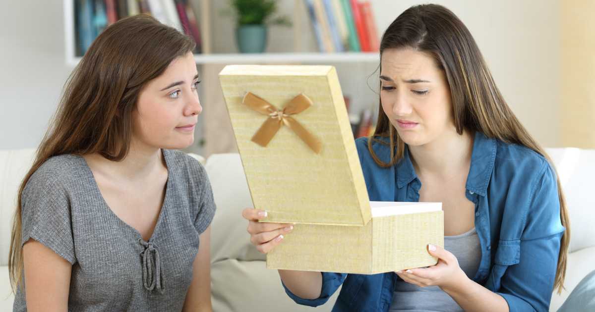 Her cousin’s mom had her panicking over a missing wedding card worth $500 — until she opened it and found two tickets with the PINs scratched off