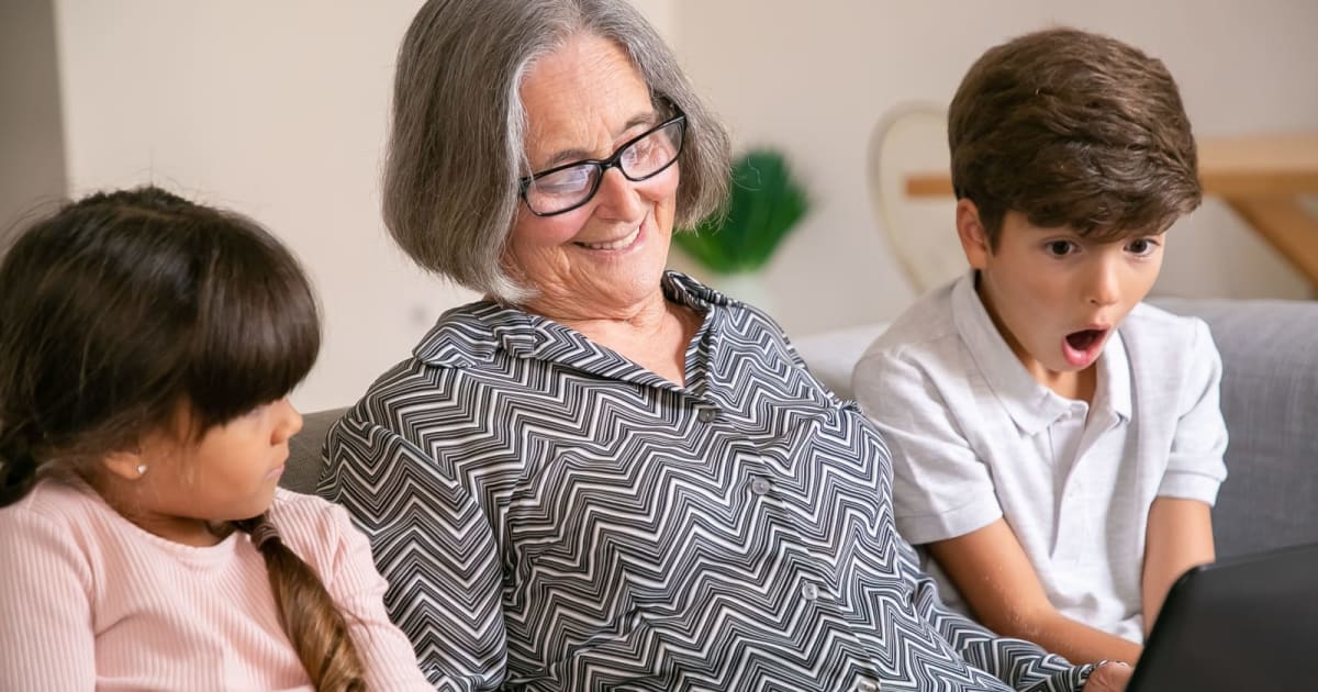 Family joked the 'mom gene' was giving them crooked fingers until one put her face into an AI app — and cracked a 132-year-old mystery