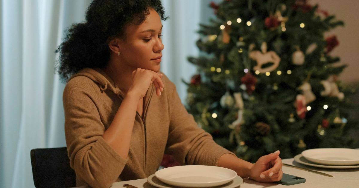 Husband controlled the money, so wife asked him to grab groceries. He spent the time eating donuts with coworkers — then blamed her
