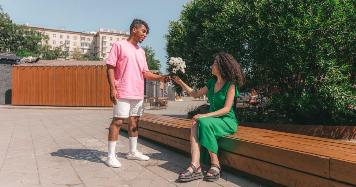 She arrived dressed to impress. When she saw her first date in a muscle shirt and basketball shorts — she quietly left before he spotted her