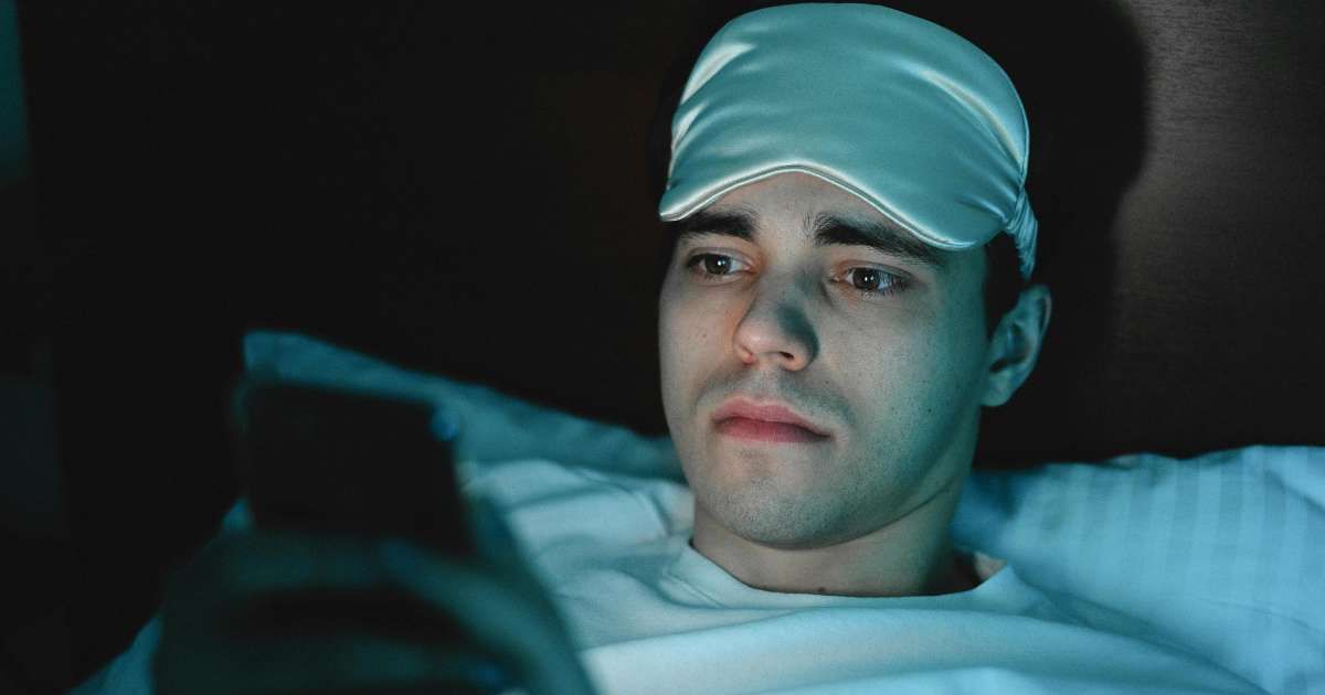 You might get enough sleep and still have the wrong sleep pattern, a 95,000-person study suggests