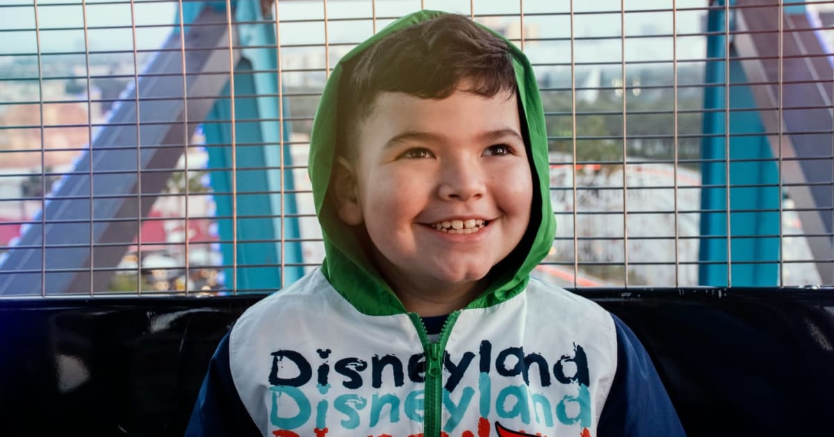 Grieving dad took his sons to Disneyland, but warned they couldn’t afford many rides. 46 years later, they still remember the man in the suit