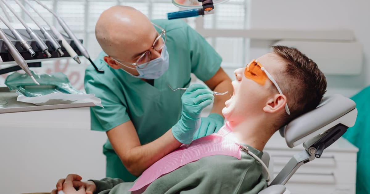 Assistant rolled her eyes at dentist's $11,500 pitch and secretly told patient he only needed a $450 cleaning. Then they begged for a Google review