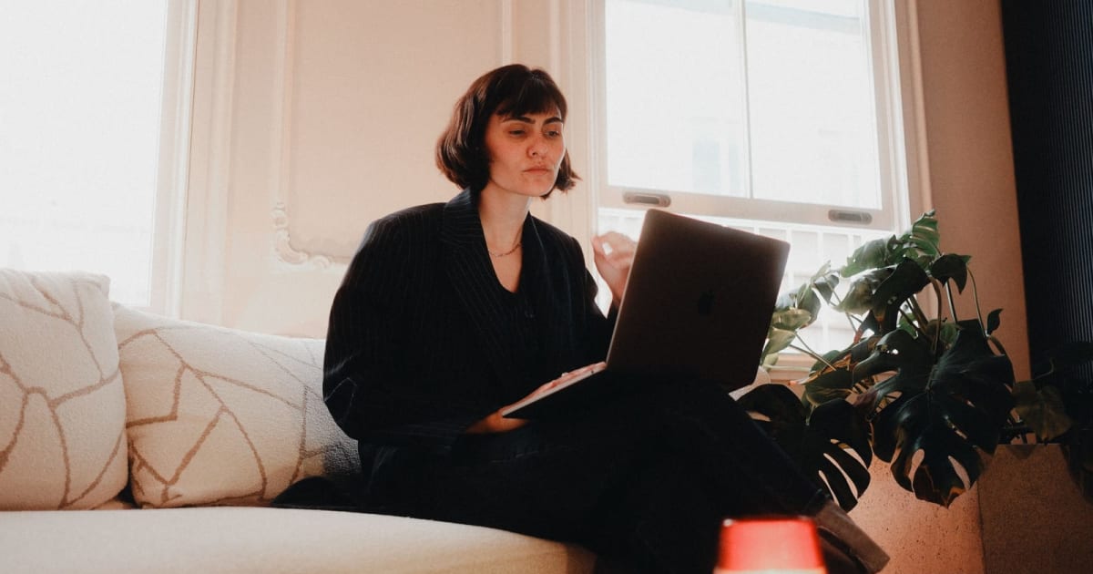 She broke up with an Air Force pilot in 2018. Then she created 203 fake profiles with his name and photo