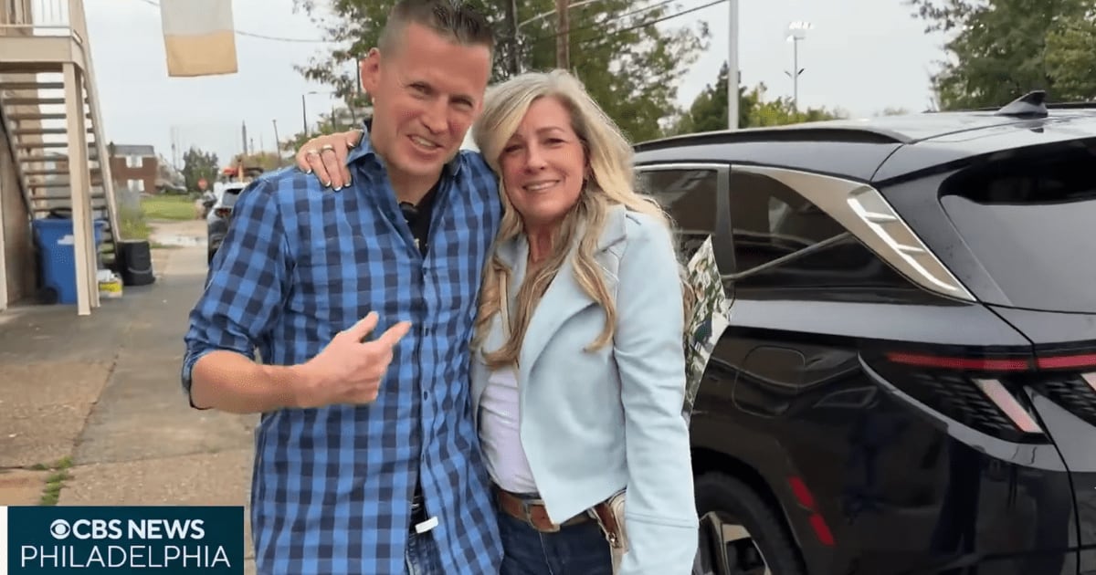 They became pen pals in 1984. When they finally met 42 years later, she could still pick him out of an old photo