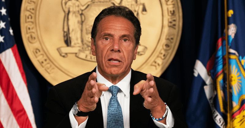 Cuomo apologizes, says he didn't know he was making women uncomfortable