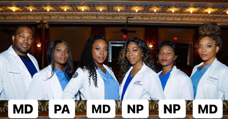 Powerful photo of six Nigerian siblings, all working in medicine, inspires thousands