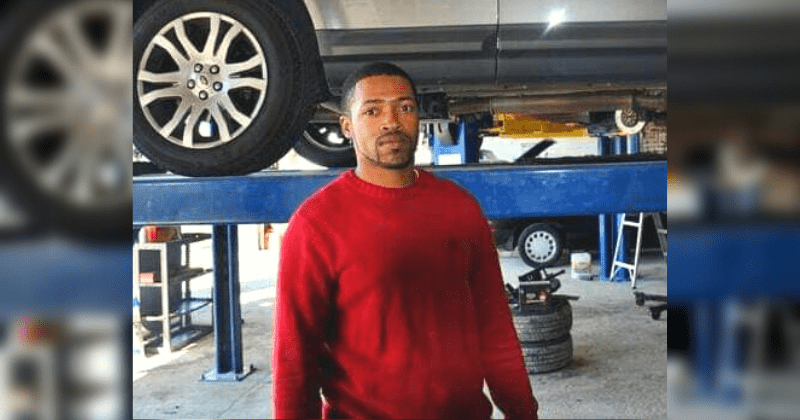 This kind restaurant owner spends his free time fixing old cars & donating them to people in need
