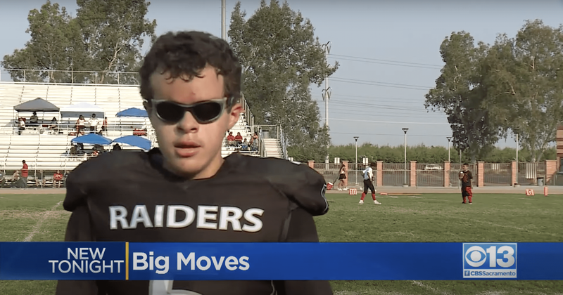15-year-old blind quarterback leads his team to a big win, hopes to reach the NFL one day