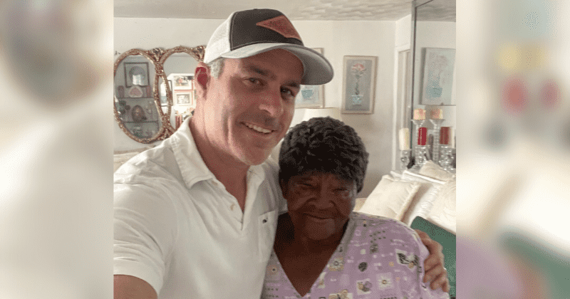 Florida woman and Rhode Island man strike up a 20-year friendship following an area code mix-up