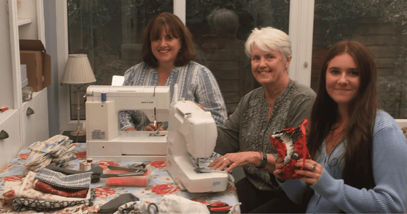 Woman who started sewing sanitary pads to end period poverty among refugees now has 1000 volunteers