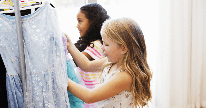 Mom opens clothing store for foster kids after realizing they have no possessions: 'Broke my heart'