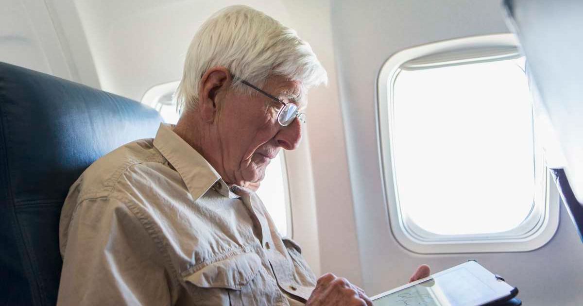 'Secret poor' man flies first class, shares hilarious insights: 'Fancy stuff be wasted on rich people'