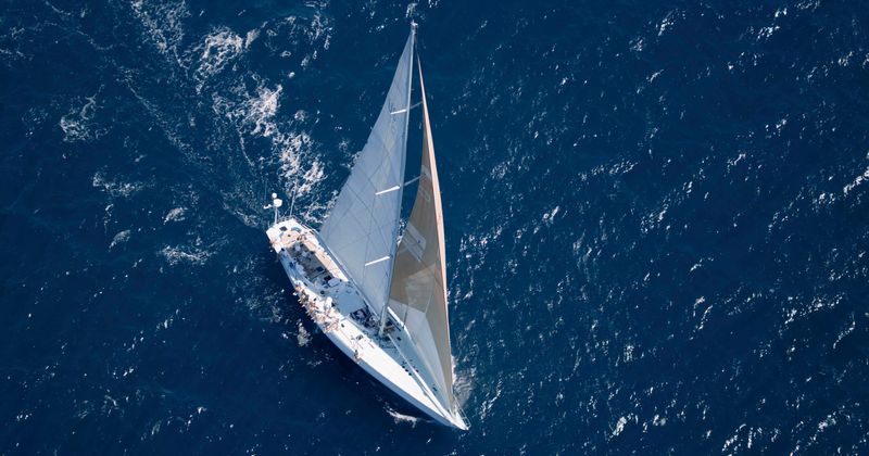 14-year-old girl navigates 36-foot boat alone at night to win historic boat race