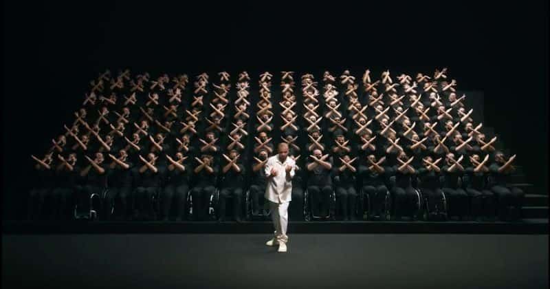 Watch these dancers perform an incredible synchronized 'hand ballet' at the Tokyo Paralympics