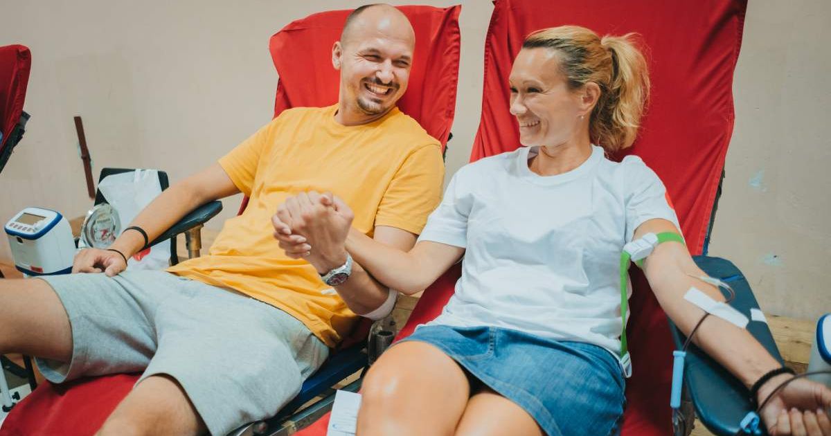 Woman discovers the man she's dating is the blood donor who saved her life 11 years ago