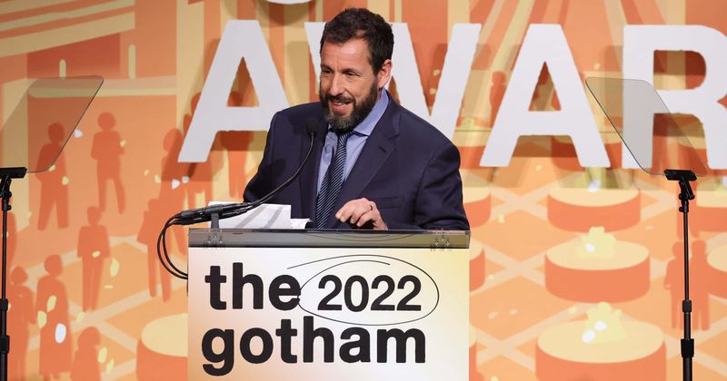 Adam Sandler brings down the house with a hilarious acceptance speech penned by his daughters