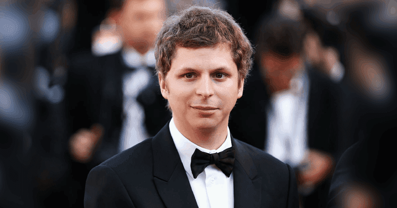 Actor Michael Cera explains why he doesn't use a smartphone