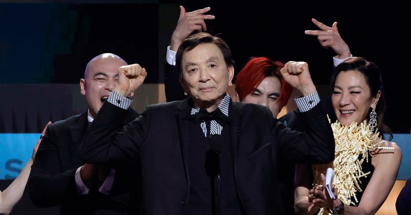 94-year-old actor gets standing ovation in sweet moment as Michelle Yeoh dedicates SAG Award to him