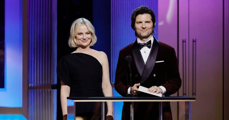'Parks and Rec' stars Amy Poehler and Adam Scott have hilarious reunion at SAG Awards