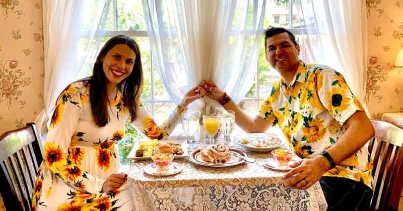 Couple fall in love and get married after meeting at Cracker Barrel: 'It was an instant connection'