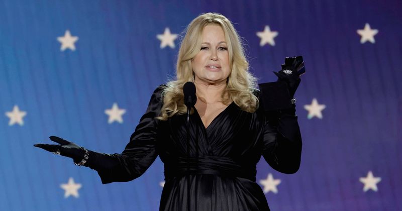 Jennifer Coolidge shares core childhood memory that ignited her love for film in emotional speech