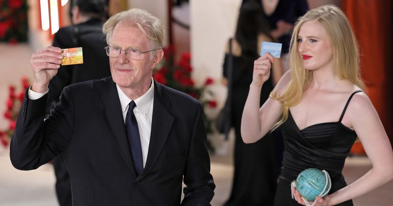 Ed Begley Jr. and daughter Hayden continue their long-standing adorable tradition at the Oscars