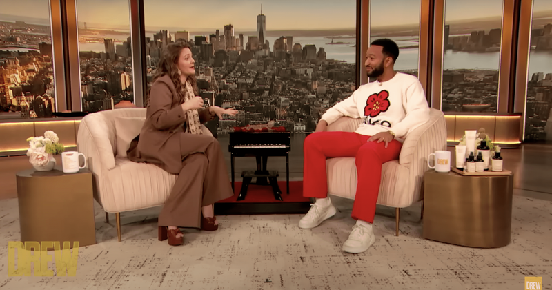 John Legend singing love song to Drew Barrymore's pet bearded dragon has people in splits