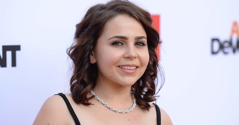 Mae Whitman says her dad' helped her navigate child stardom: 'I grew up with a gentle dad'