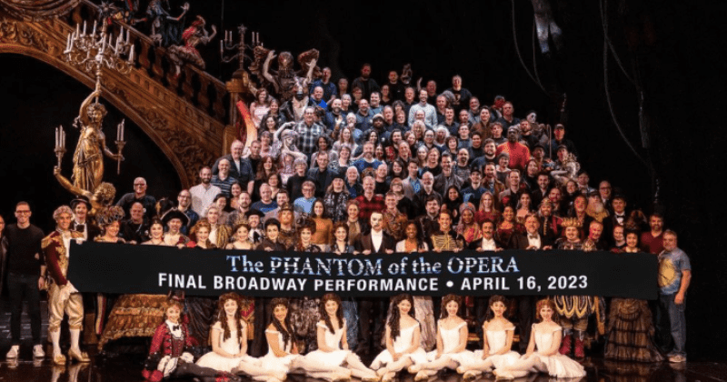 'The Phantom of the Opera' pays tribute to its legacy with its final bow after 35-year Broadway run